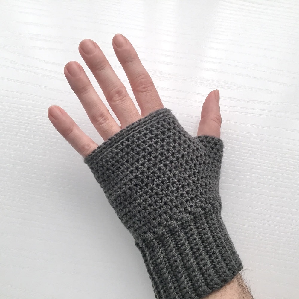 crochet fingerless gloves pattern