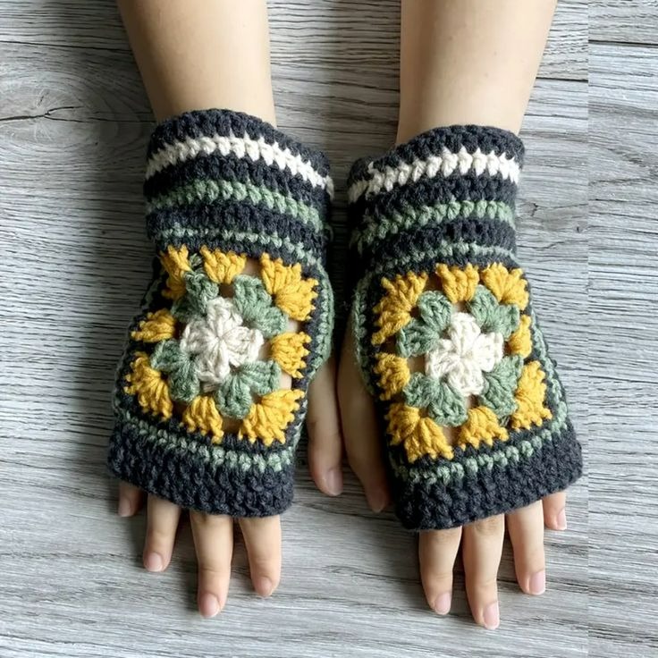 fingerless gloves